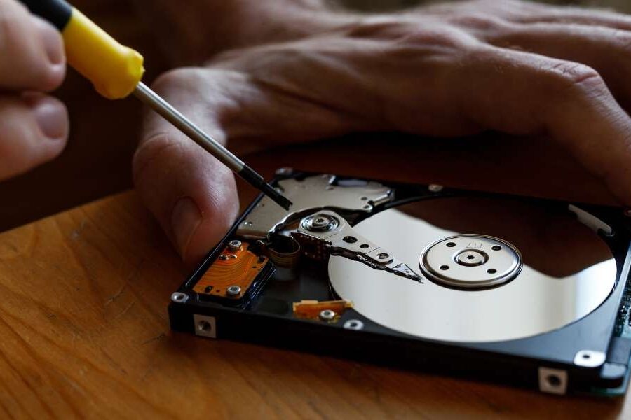 5 Signs Your Hard Drive Is Failing and Tips To Save Data